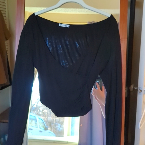 Vetior Black Wrap Top - Picture 2 of 5